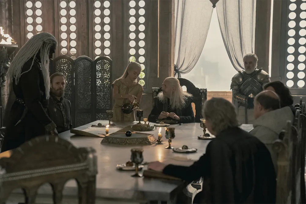 Рекорды и критика: 5 фактов о премьерной серии приквела "Игры престолов"