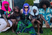 Фото - Мадонна устроила вечеринку в цветных париках на 10-летие дочерей-близняшек