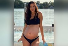 Фото - Оксана Самойлова опубликовала архивное фото в бикини с беременным животом